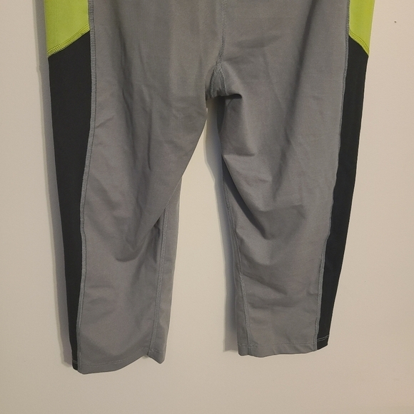 SPANX | Women's Cropped Gray Colorblock Compression Leggings (Size XL) - Picture 4 of 10